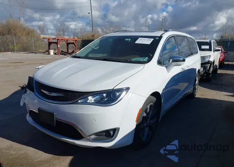 2017 Chrysler Pacifica Limited z USA, uszkodzony, nr VIN 2C4RC1GG3HR670540
